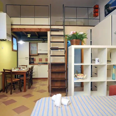 Studio Flat *